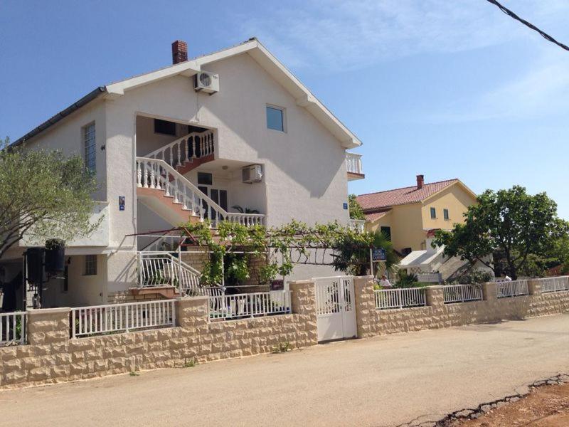 Apartmani Slavica Biograd Na Moru Buitenkant foto