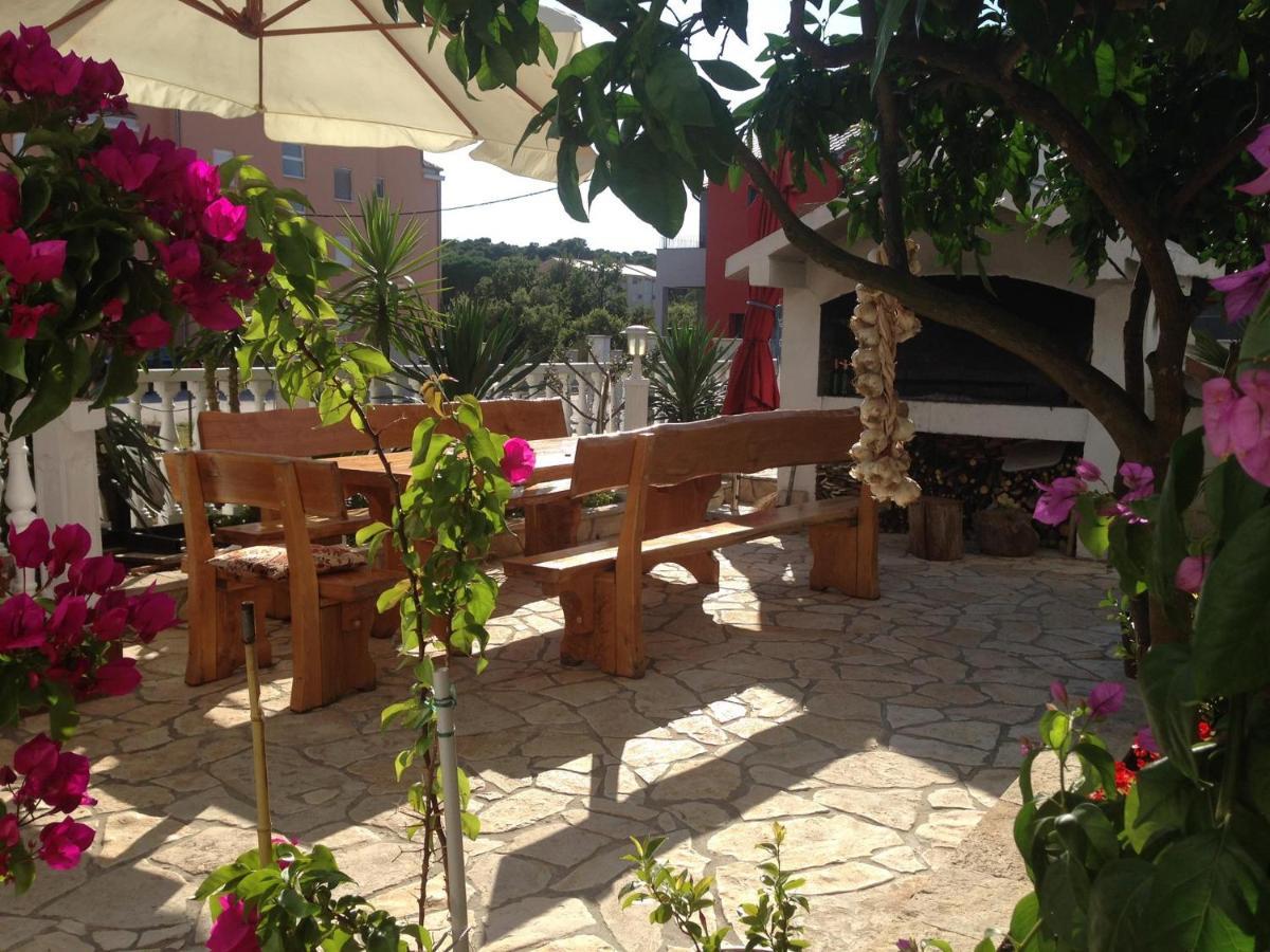 Apartmani Slavica Biograd Na Moru Buitenkant foto