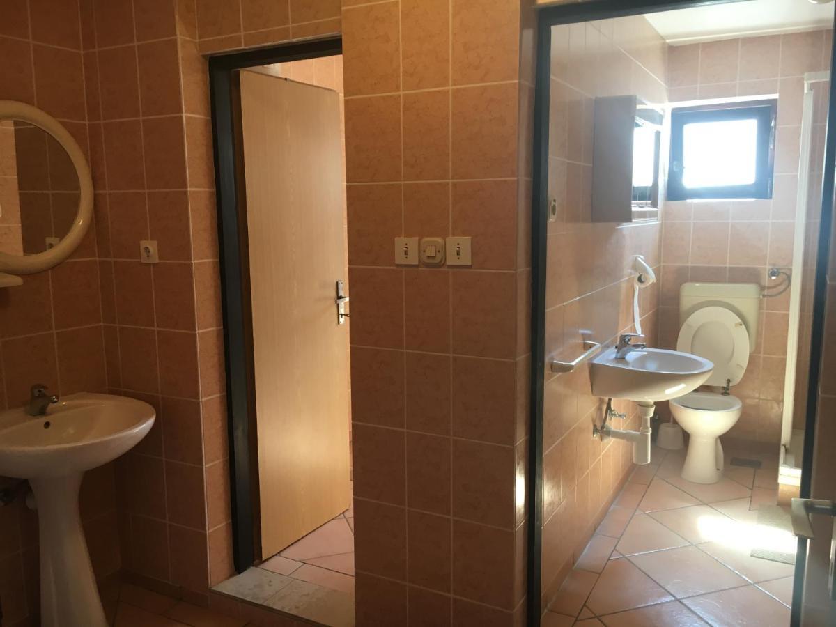 Apartmani Slavica Biograd Na Moru Buitenkant foto