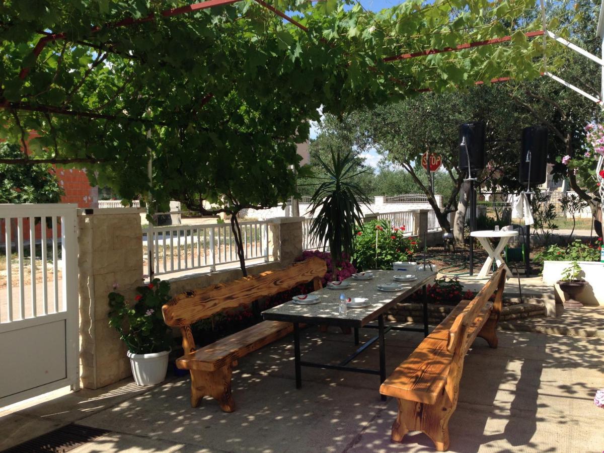 Apartmani Slavica Biograd Na Moru Buitenkant foto